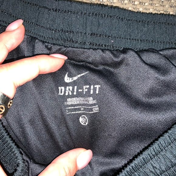 Nike shorts - Picture 3 of 3